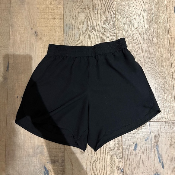 Aritzia Black Women Shorts - Picture 1 of 3
